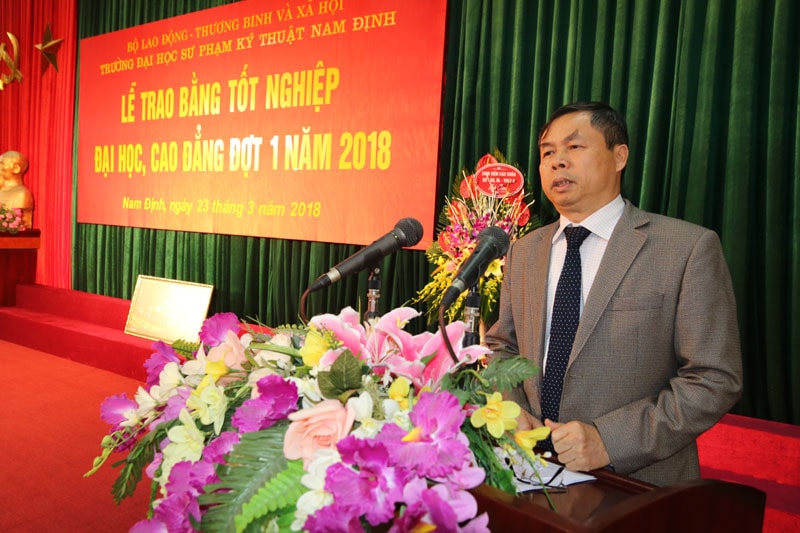 NGƯT. TS. Trần Văn Khiêm - Bí thư Đảng ủy, Hiệu trưởng