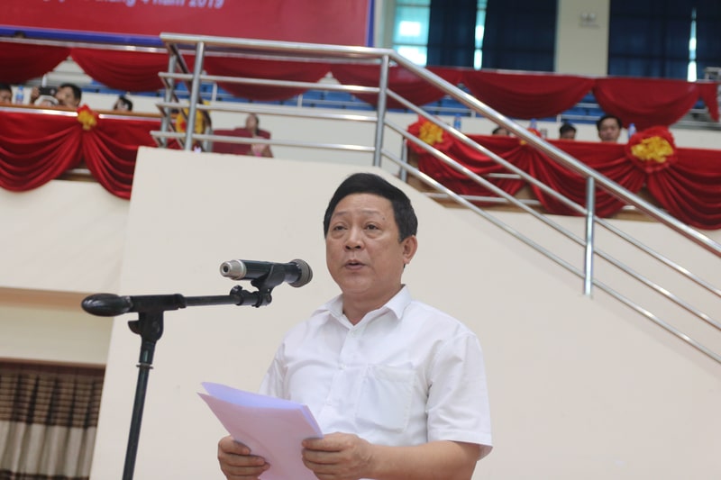 Đ/c Nguyễn Quốc Tiến - Phó Hiệu trưởng Trường Đại học Y Dược Thái Bình, Chủ tịch Hội Thể thao ĐH&CN khu vực Nam ĐBBB phát biểu khai mạc