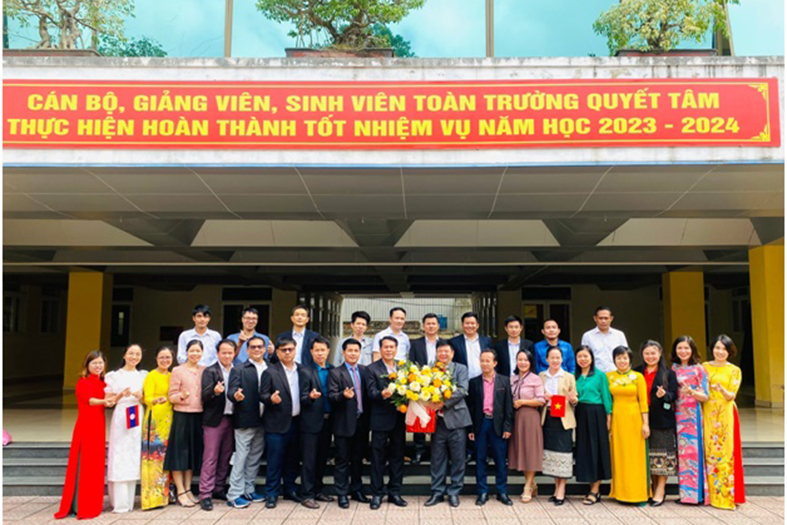Bế giảng thành công khóa đào tạo giảng viên chuyên nghiệp về hệ thống IoT cho cán bộ Bộ Lao động và Phúc lợi xã hội Lào