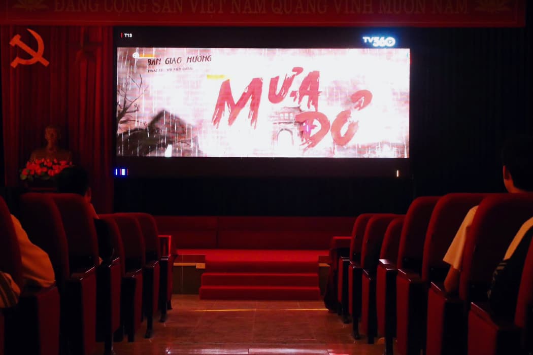 NUTE phối hợp cùng Viettel Ninh Bình tổ chức thành công buổi chiếu phim lịch sử “Mưa Đỏ”