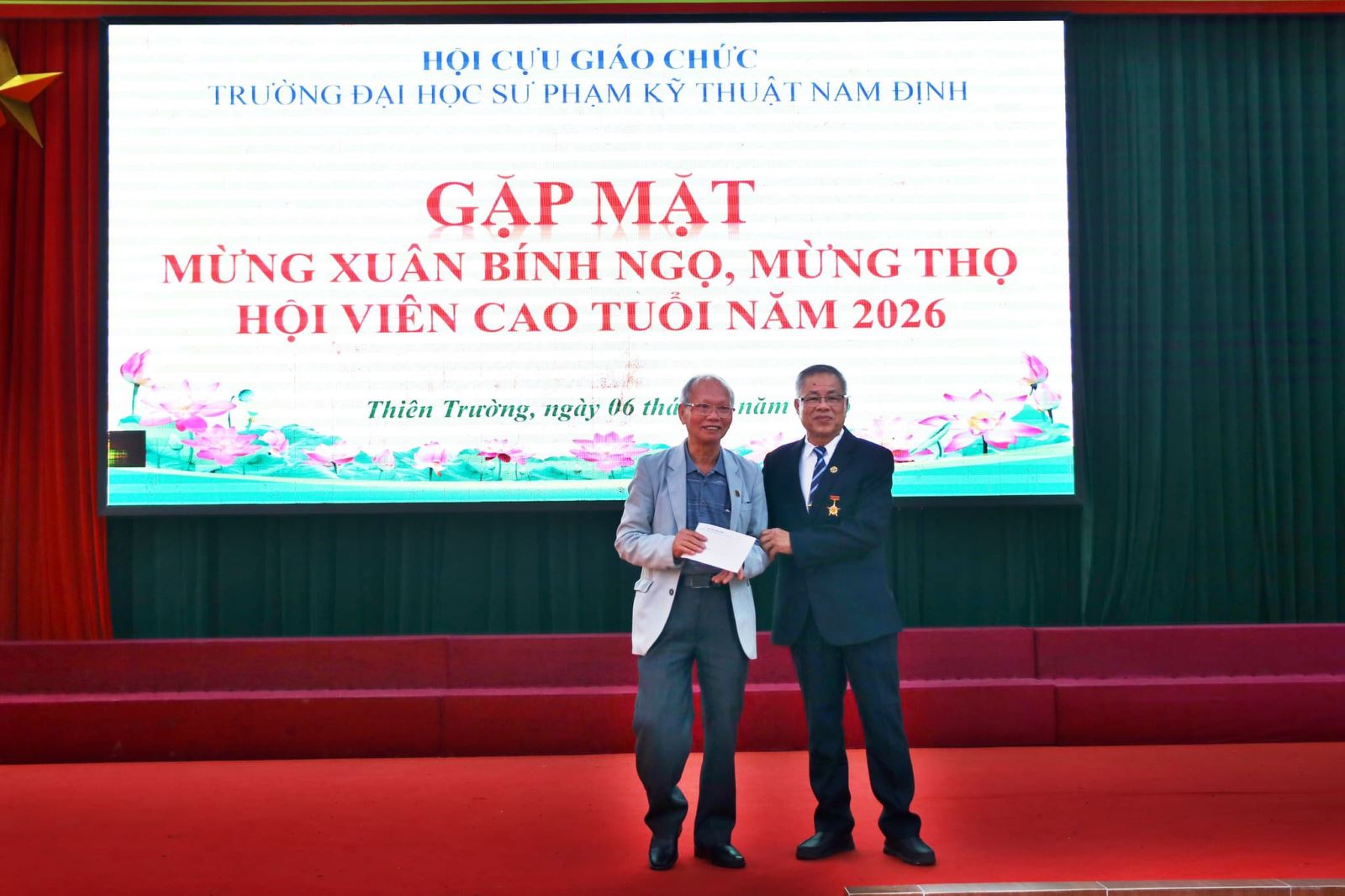 Hội Cựu giáo chức ĐH SPKT Nam Định gặp mặt mừng Xuân, mừng thọ 2026