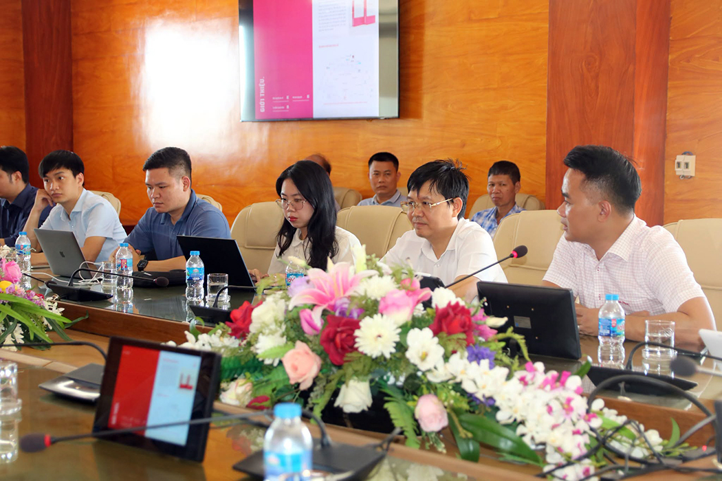 PGS.TS Ngô Quốc Dũng chia sẻ về các giải pháp kỹ thuật, hạ tầng quản lý đào tạo và số hóa học liệu.