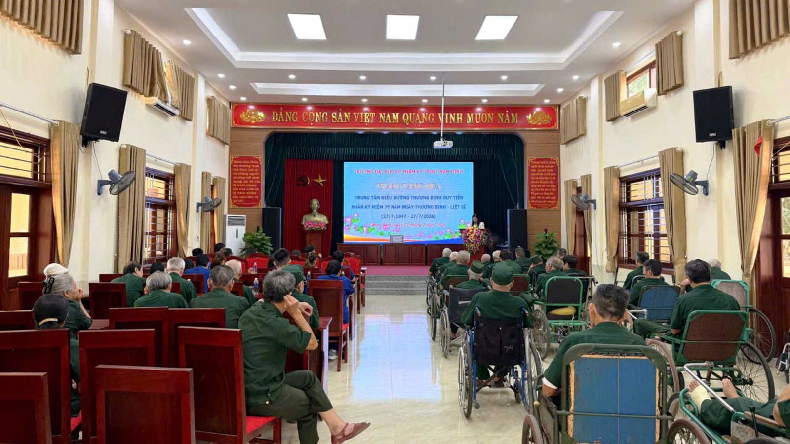 ĐH SPKT Nam Định Thăm, Tặng Quà Thương Binh Tại Duy Tiên