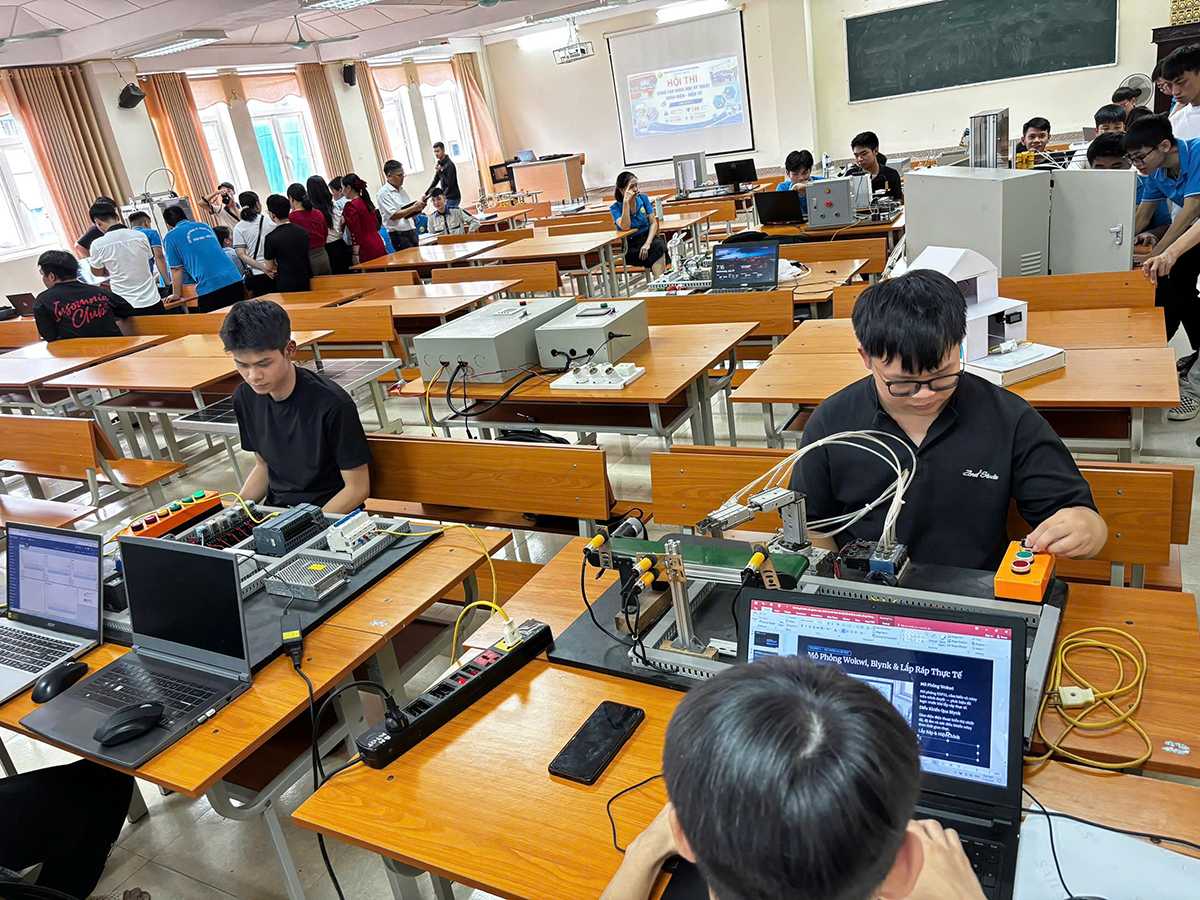 42 mô hình tranh tài tại Vòng sơ khảo Hội thi Sáng tạo kỹ thuật Khoa Điện - Điện tử lần thứ XIV