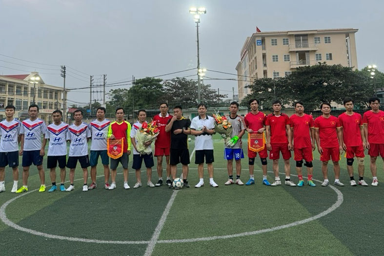 Giao lưu bóng đá thân mật cùng Trường cao đẳng Kinh tế và Công nghệ Nam Định chào mừng Ngày nhà giáo Việt Nam 20/11